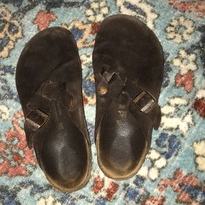 Chocolate brown Birkenstock clogs/sandals (Boston)